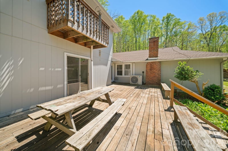 290 Hookers Gap Rd, Candler, NC 28715