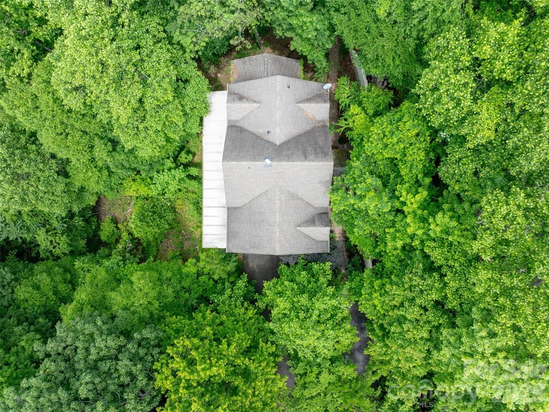 82 Red Oak Dr, Mills River, NC 28759