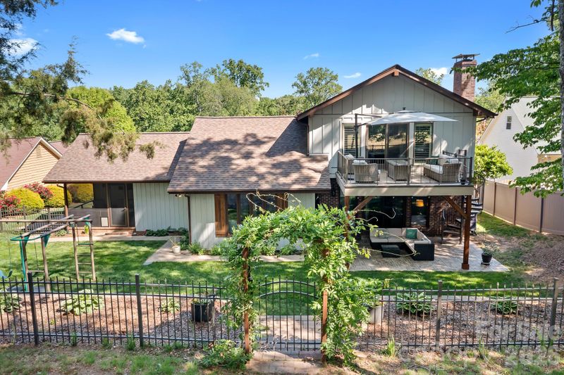 3469 Lake Shore Rd S, Denver, NC 28037