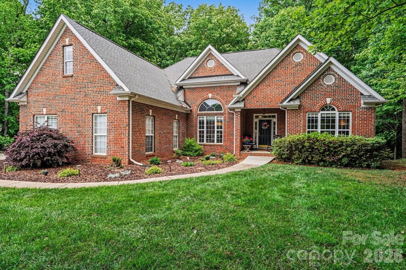 10501 Olde Irongate Ln, Mint Hill, NC 28227