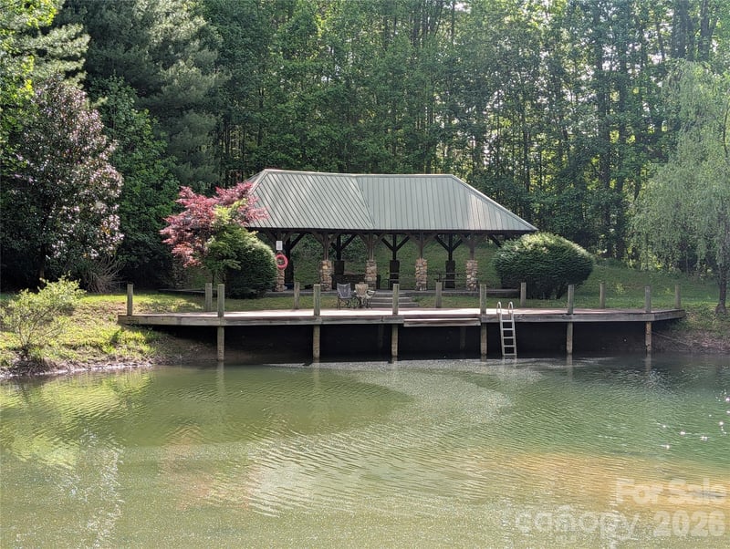 00 Hosta Ln, Hendersonville, NC 28739