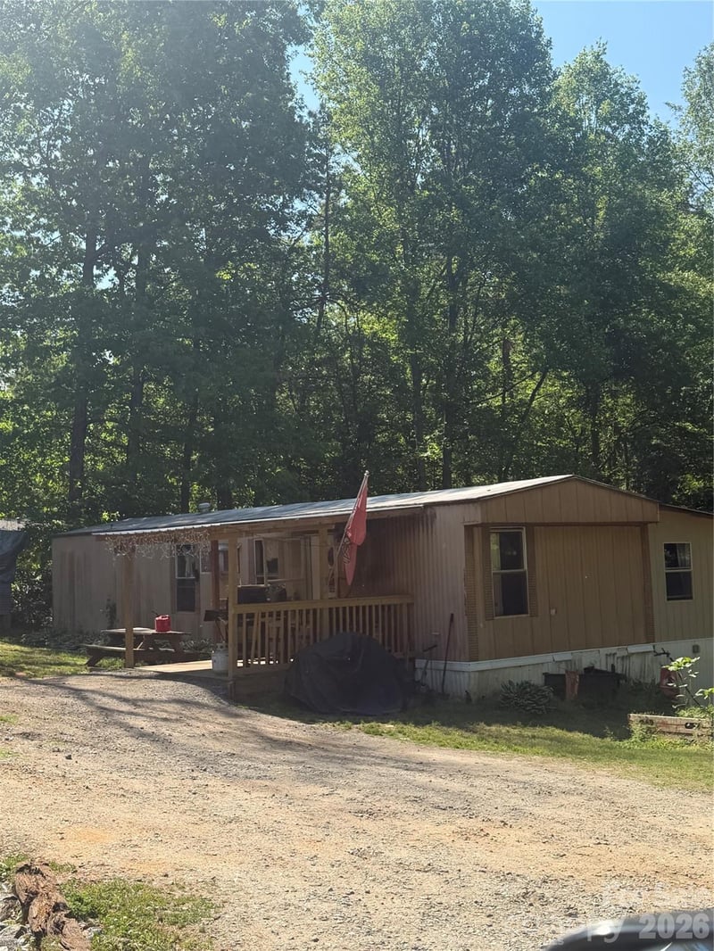 1357 Airport Rhodhiss Rd #3, Hickory, NC 28601