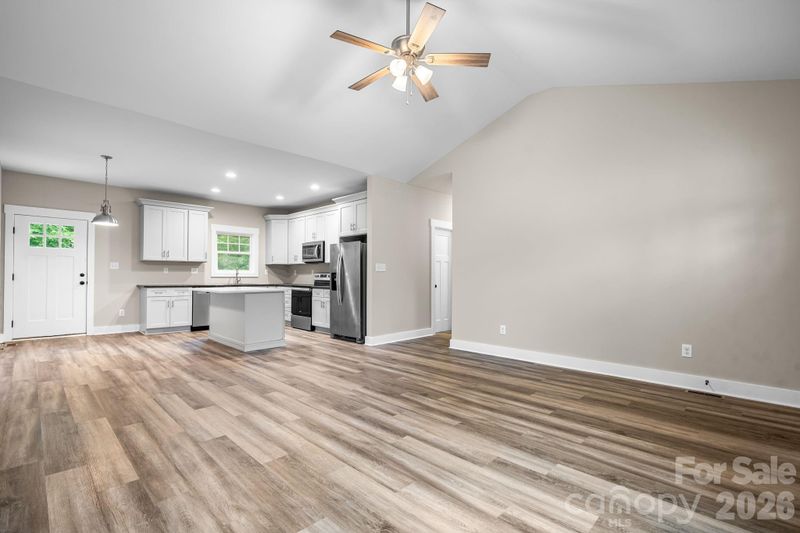 1700 Ivey Ct, Maiden, NC 28650