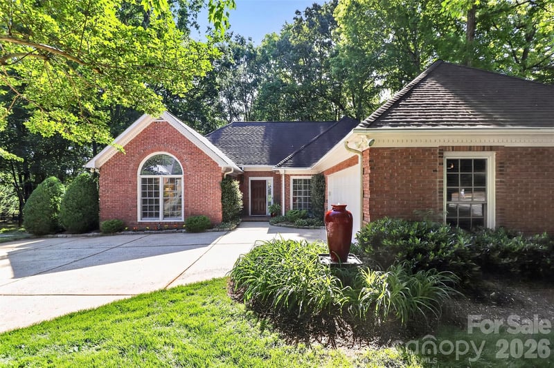 8902 Taunton Dr, Huntersville, NC 28078