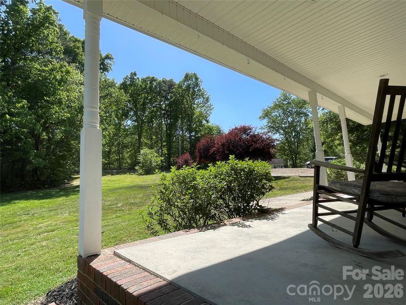 2031 Redskin Trl, Iron Station, NC 28080