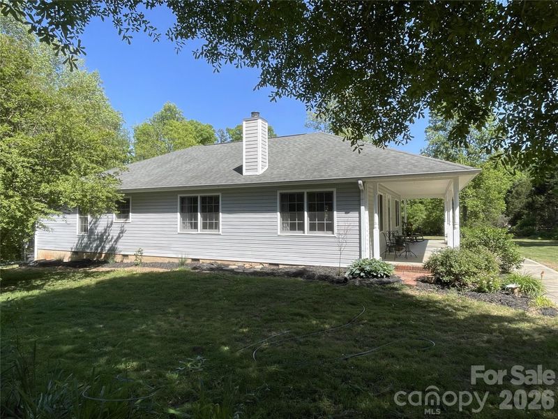 2031 Redskin Trl, Iron Station, NC 28080