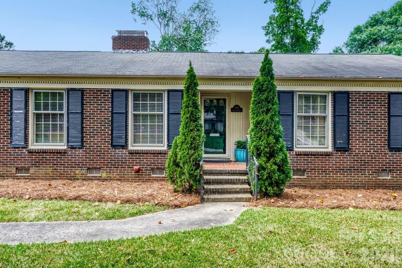 215 Scofield Rd, Charlotte, NC 28209