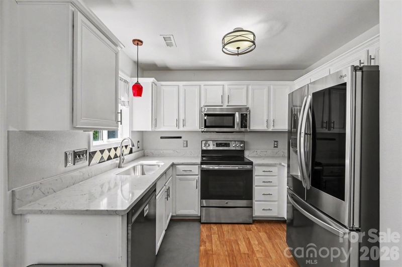 264 Brookstone Dr, Mount Holly, NC 28120