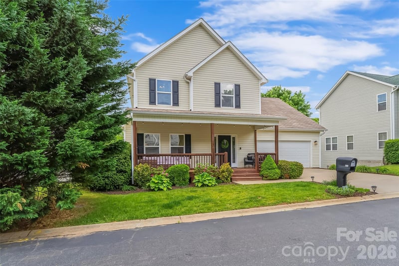 122 Fallen Spruce Dr, Asheville, NC 28806