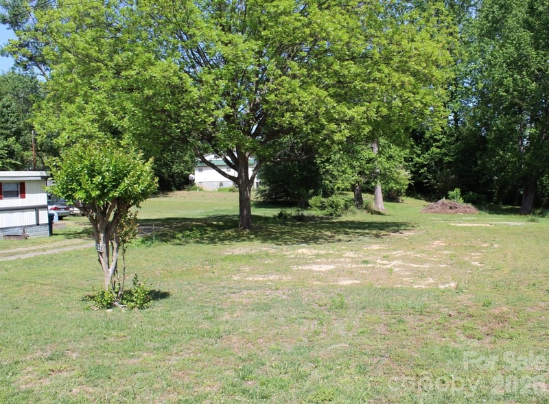 221 37th St SW, Hickory, NC 28602