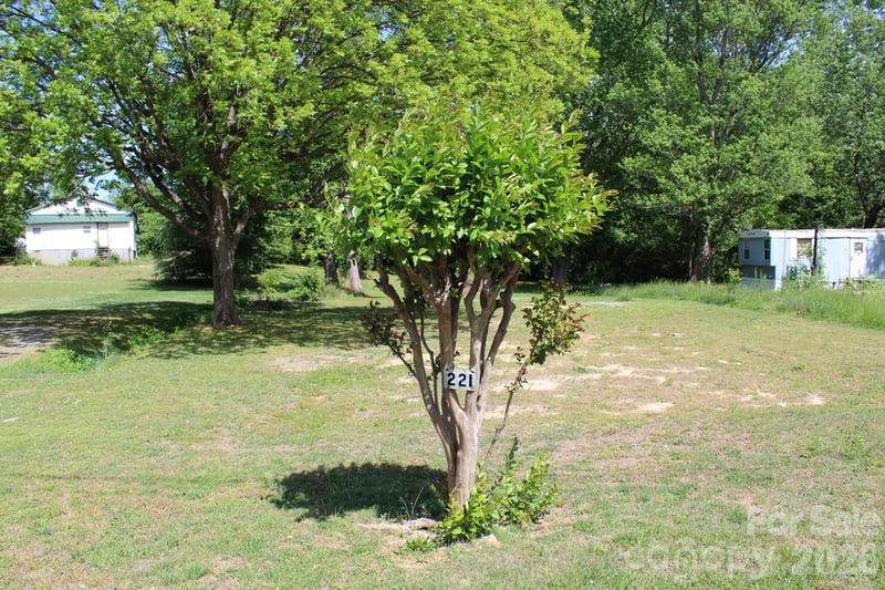 221 37th St SW, Hickory, NC 28602