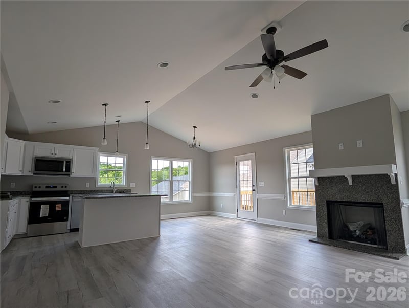 4184 Saltwood Dr, Hickory, NC 28602