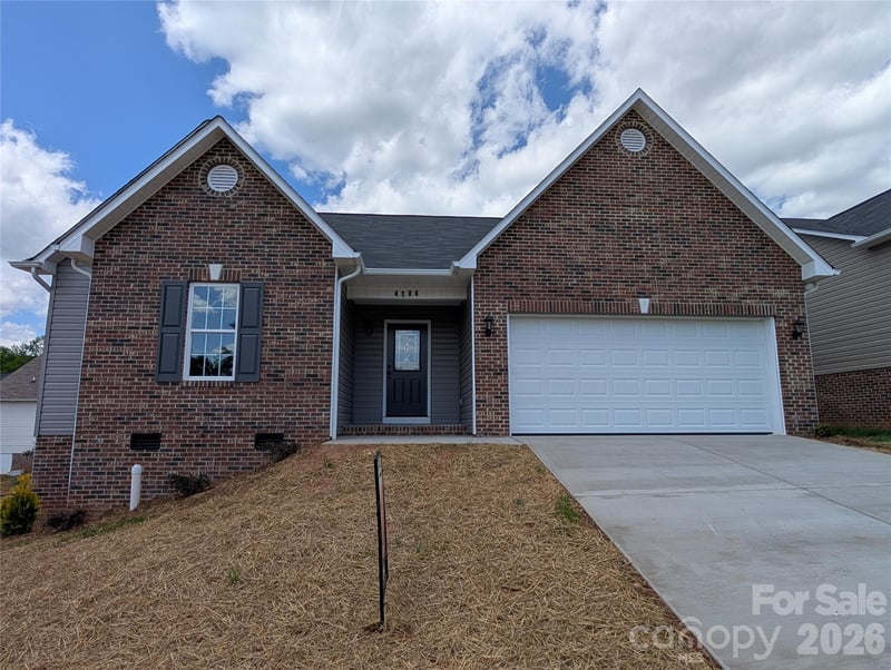4184 Saltwood Dr, Hickory, NC 28602