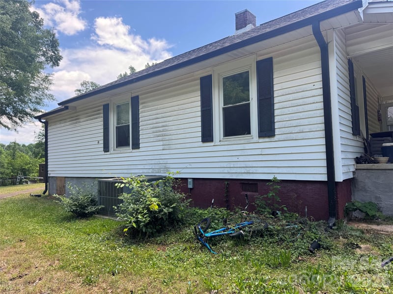 38 Stowe St, Lowell, NC 28098