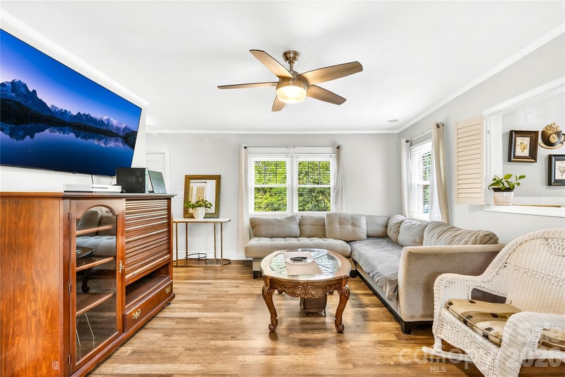 145 Driftwood Dr, Mooresville, NC 28117