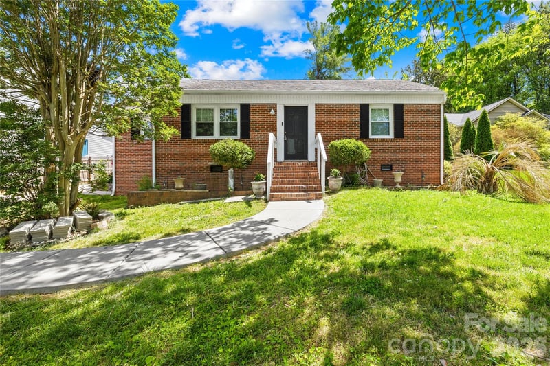 145 Driftwood Dr, Mooresville, NC 28117