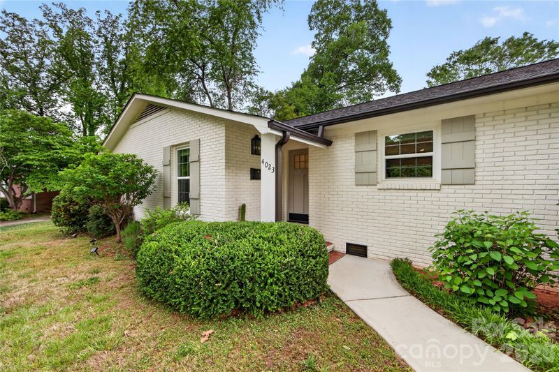 4023 Firethorne Rd, Charlotte, NC 28205