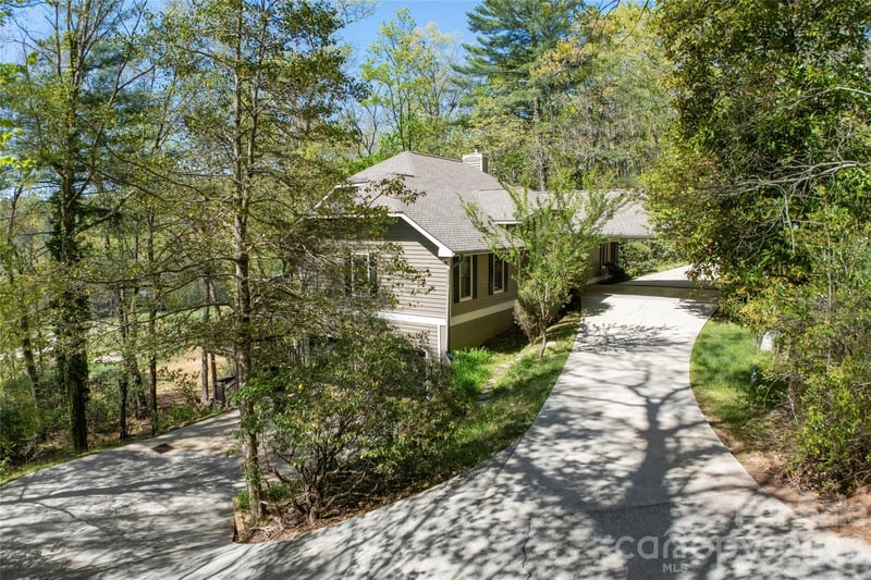 516 Cherokee Tc, Lake Toxaway, NC 28747