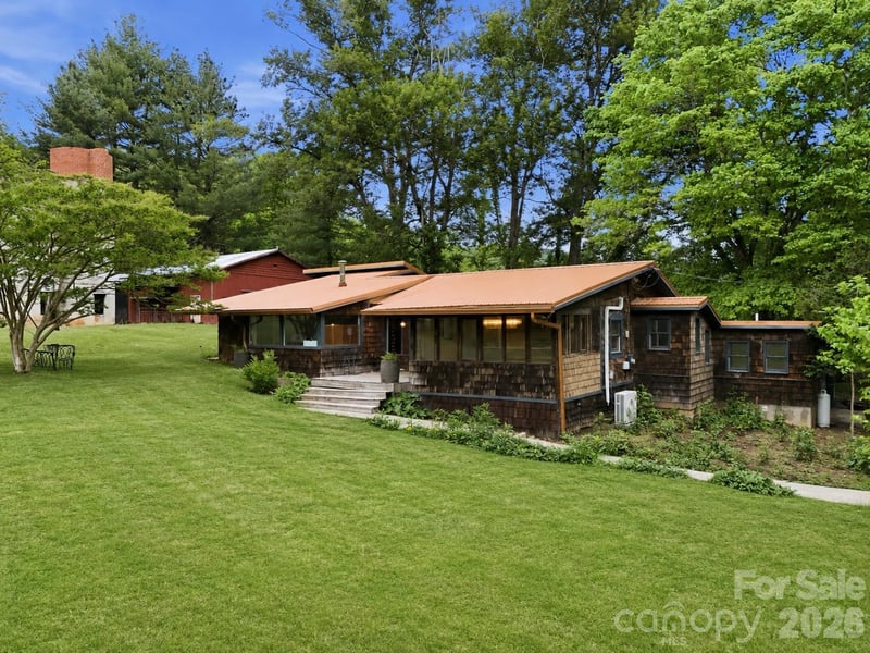 250 Potato Branch Rd, Leicester, NC 28748