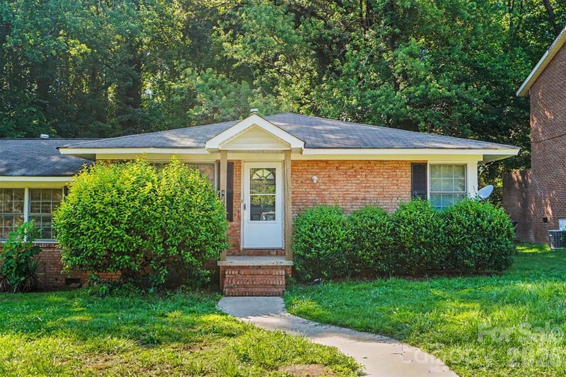 4809 Malibu Dr, Charlotte, NC 28215