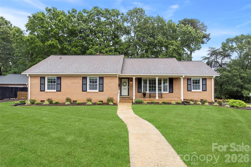 1254 Churchill Dr, Gastonia, NC 28054