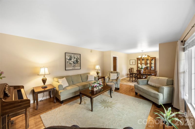 1254 Churchill Dr, Gastonia, NC 28054