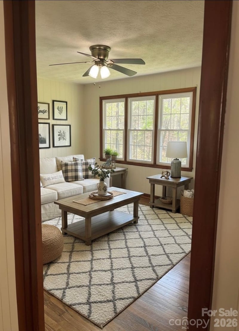 121 Dale Earnhardt Dr, Burnsville, NC 28714