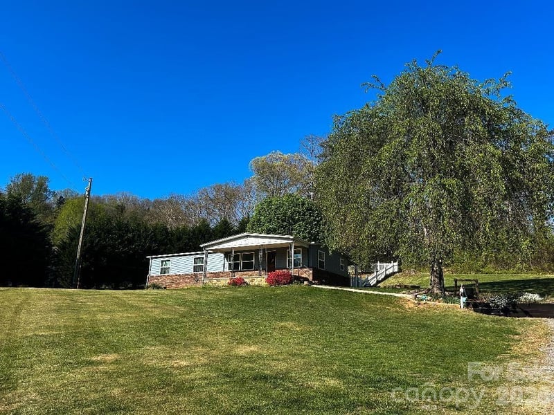 188 Wiggins Rd, Candler, NC 28715