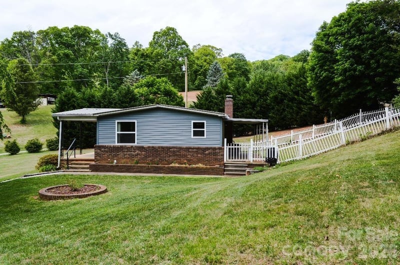 188 Wiggins Rd, Candler, NC 28715