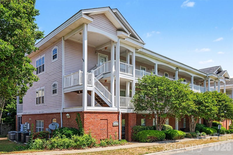 9241 Meadow Vista Rd, Charlotte, NC 28213