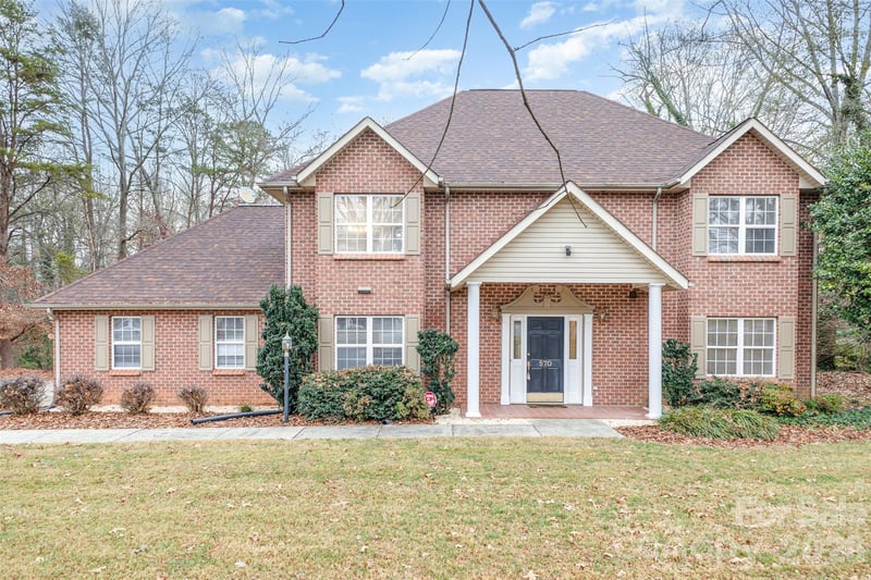 570 29th Avenue Dr NW, Hickory, NC 28601