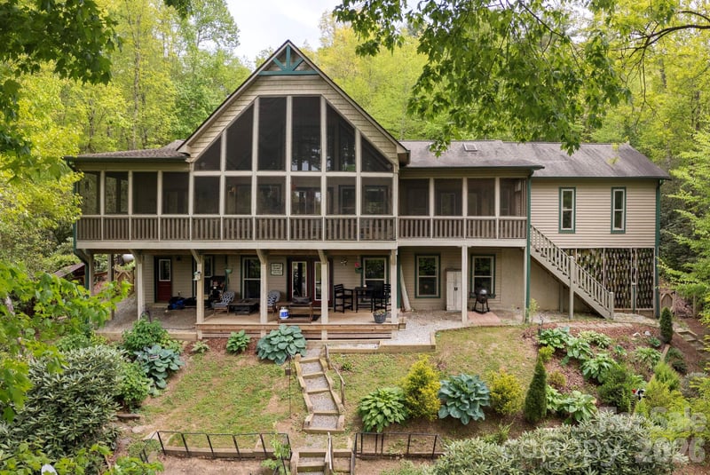 149 Hiwassee Rd, Lake Toxaway, NC 28747