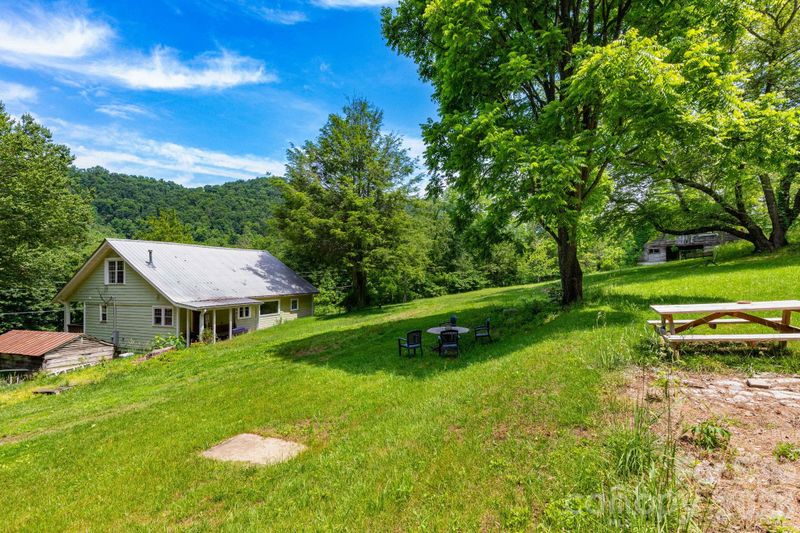 329 N Fork Rd, Barnardsville, NC 28709