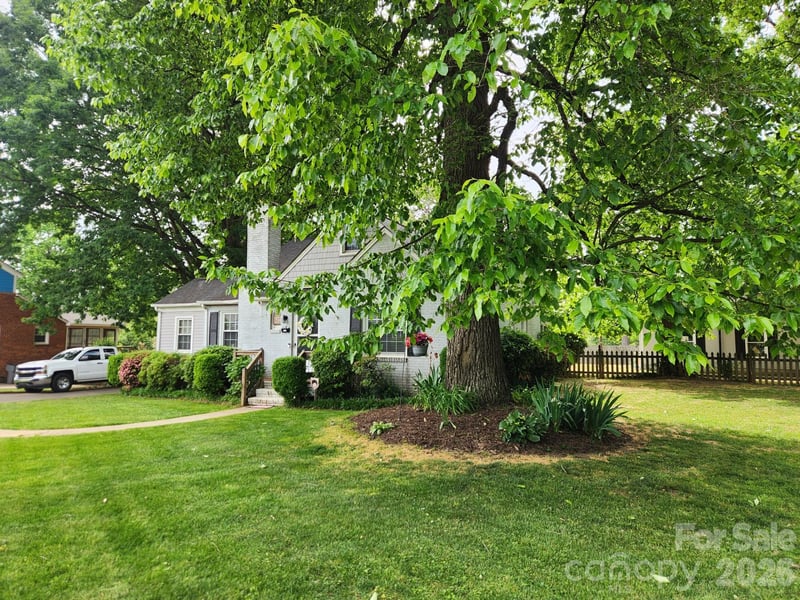 3922 Mcmillan St, Charlotte, NC 28205