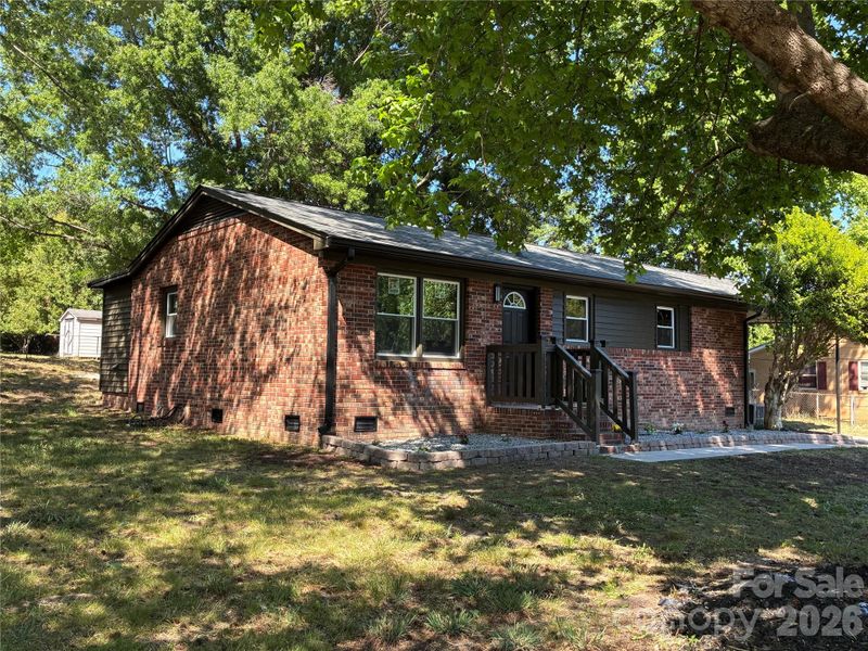 103 Sunset Ln, Bessemer City, NC 28016
