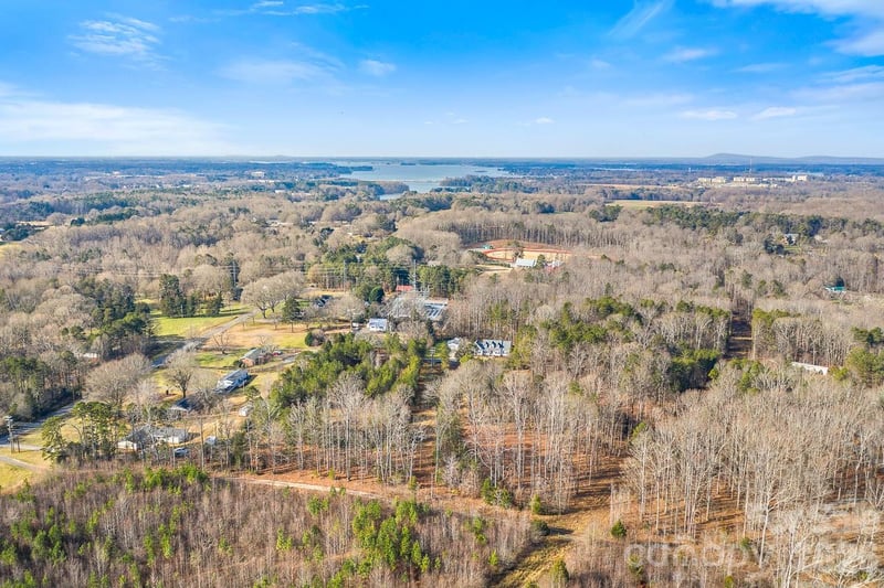 175 Stonehaven Dr, Mooresville, NC 28115