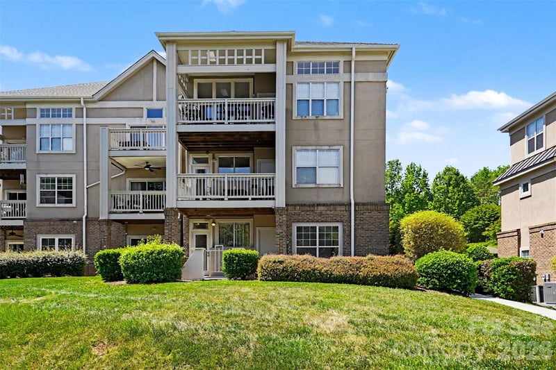 104 Pier 33 Dr #301, Mooresville, NC 28117