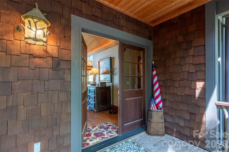 601 Hawk Mountain Rd, Lake Toxaway, NC 28747