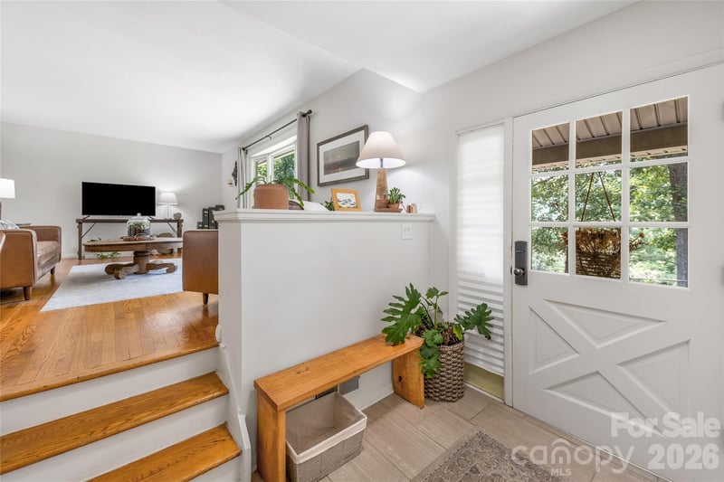 13 Rolling View Dr, Asheville, NC 28805
