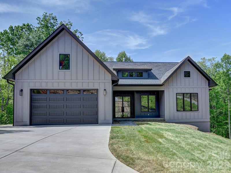 18 Erin Glen Ct, Fairview, NC 28730