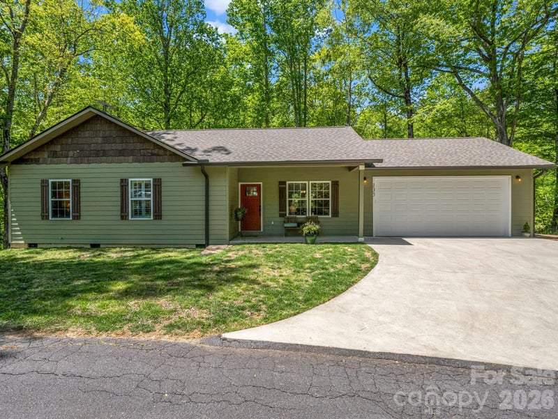 135 Half Moon Ln, Brevard, NC 28712