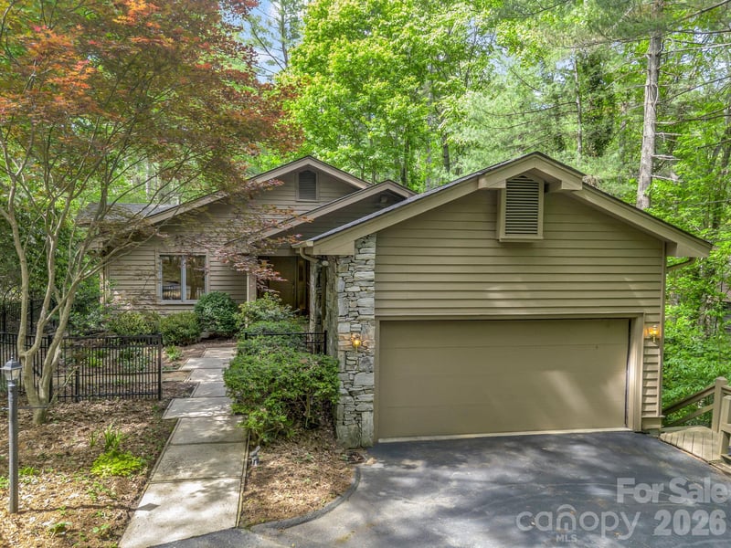 118 Timber Creek Rd, Hendersonville, NC 28739