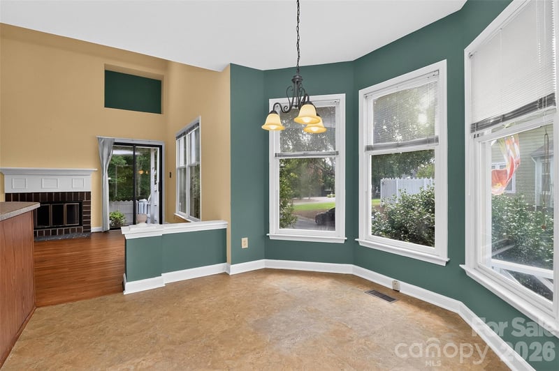 10316 Johns Towne Dr, Charlotte, NC 28210