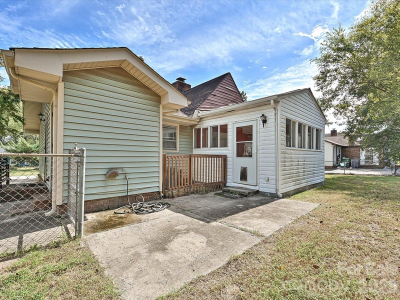 7422 Bradgate Rd, Charlotte, NC 28217