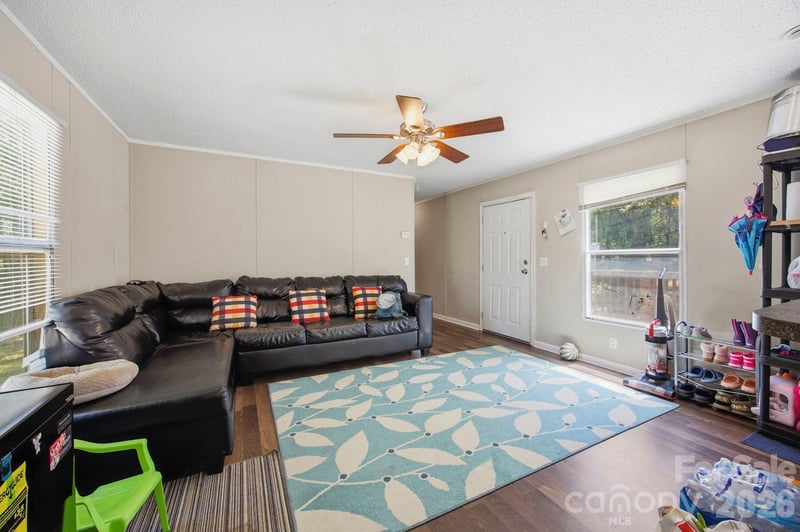 172 Wildwood Acres Cir, Mooresville, NC 28115