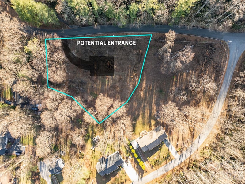 000 Davis Mountain Rd, Laurel Park, NC 28739