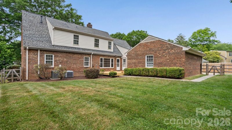 2327 Hamilton Mill Rd, Charlotte, NC 28270