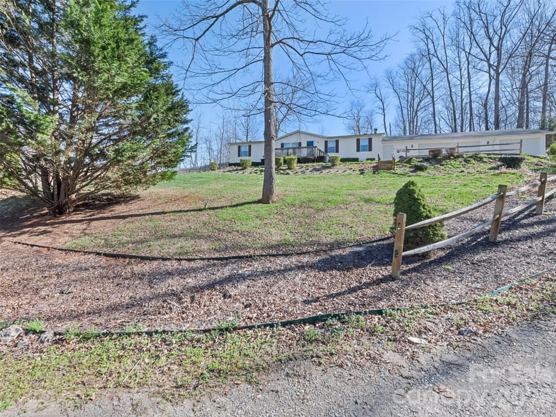136 Peaceful Valley Dr, Leicester, NC 28748