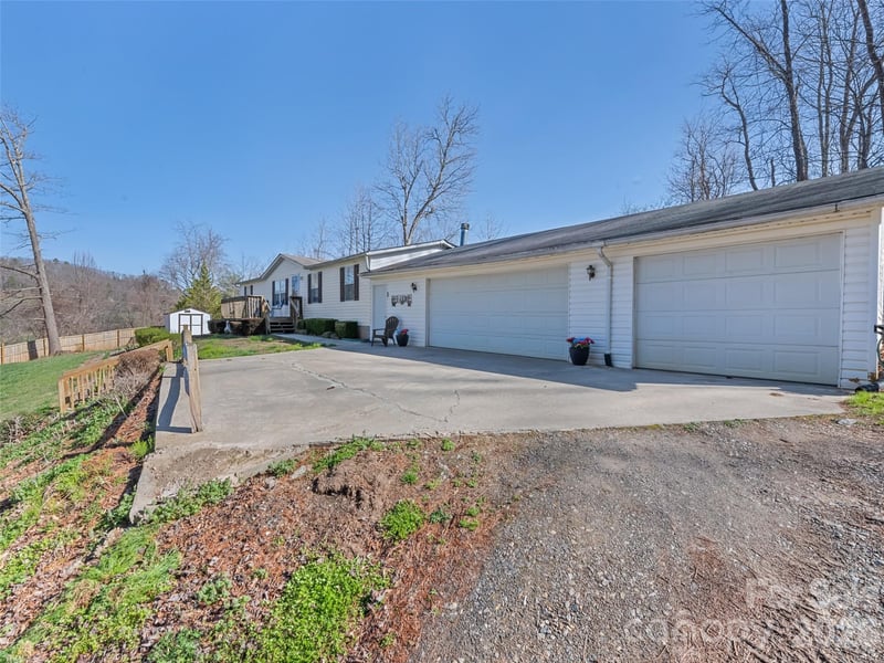 136 Peaceful Valley Dr, Leicester, NC 28748