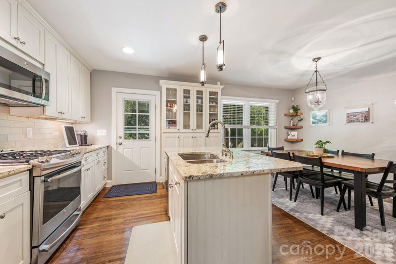 2909 Clemson Ave, Charlotte, NC 28205